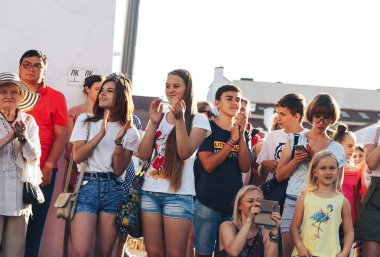 4 Ağustos 2018 sokak Şenlikleri akşam şehrin