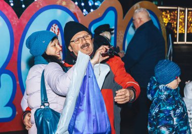 29 Aralık 2018 Minsk Beyaz Rusya sokak şenlikleri akşam şehrin