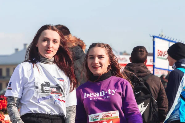 Marzo 2019 Minsk Belarús Día Mujer Carrera Marzo Dos Niñas —  Fotos de Stock