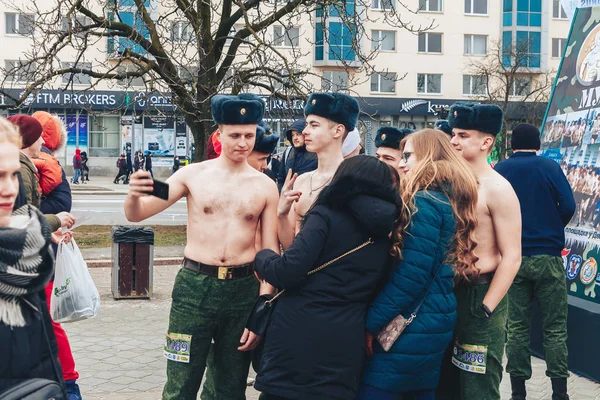 Fevereiro 2019 Minsk Belarus Corrida Honra Feriado Fevereiro Soldado Com — Fotografia de Stock