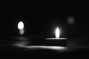 Anma Günü Uluslararası Soykırım Anma Günü Mumlar yanıyor