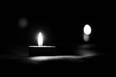 Anma Günü Uluslararası Soykırım Anma Günü Mumlar yanıyor