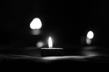 Anma Günü Uluslararası Soykırım Anma Günü Mumlar yanıyor