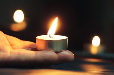 Anma Günü Uluslararası Soykırım Anma Günü Mumlar yanıyor