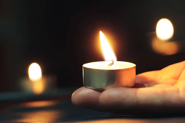 Memorial Day Giornata Internazionale della Memoria dell'Olocausto La candela brucia — Foto Stock
