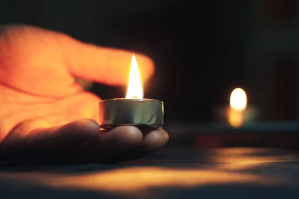 Memorial Day International Holocaust Remembrance Day The candle burns — Stock Photo, Image