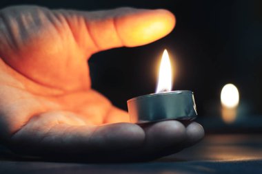 Anma Günü Uluslararası Soykırım Anma Günü Mumlar yanıyor