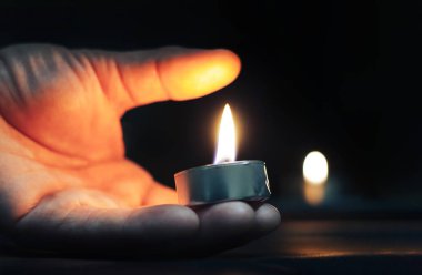 Anma Günü Uluslararası Soykırım Anma Günü Mumlar yanıyor