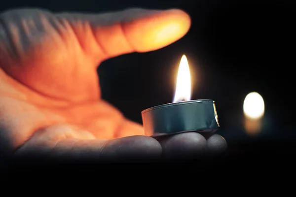 Memorial Day Dia Internacional da Memória do Holocausto A vela queima — Fotografia de Stock