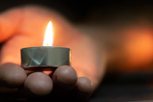 Memorial Day International Holocaust Remembrance Day The candle burns — Stock Photo, Image