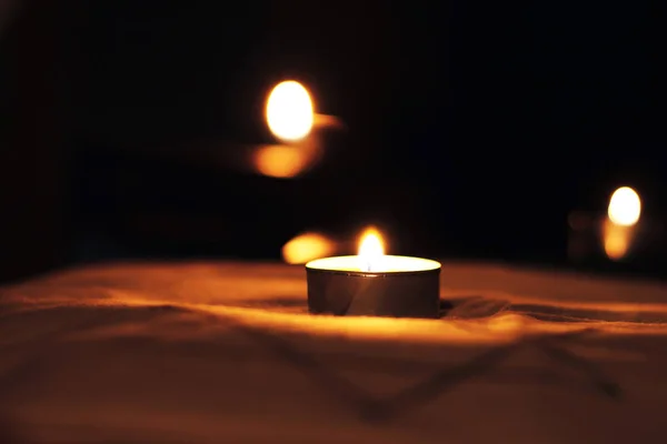 Candele accese sulla Stella di Davide in memoria dei morti . — Foto Stock