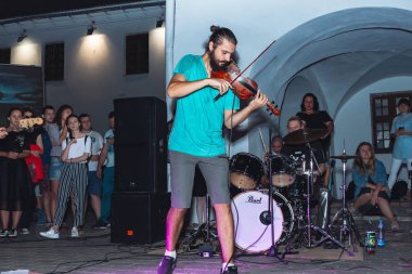 1 Eylül 2018 Minsk Beyaz Rusya sokak Şenlikleri akşam şehrin