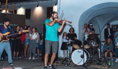 1 Eylül 2018 Minsk Beyaz Rusya sokak Şenlikleri akşam şehrin