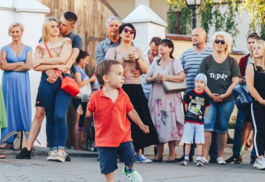 4 Ağustos 2018 sokak Şenlikleri akşam şehrin