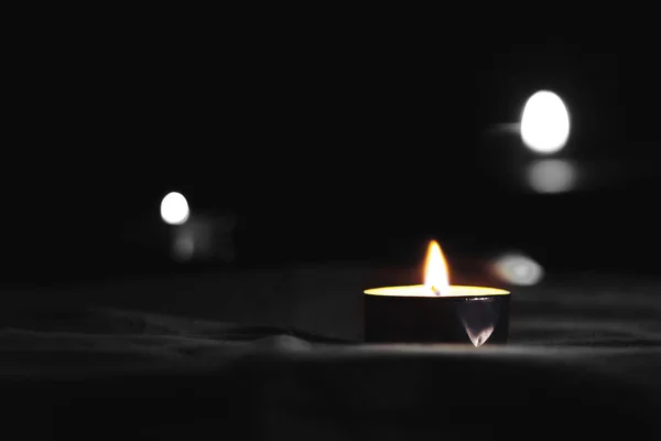 Anma Günü Uluslararası Soykırım Anma Günü Mumlar yanıyor — Stok fotoğraf