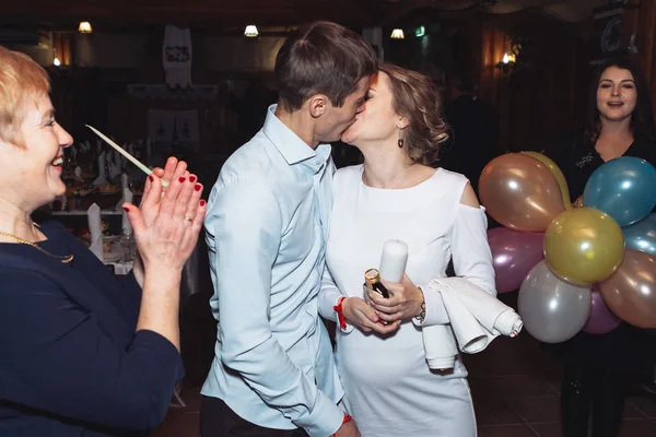 1 de diciembre de 2018 Minsk Bielorrusia Ceremonia de boda en el restaurante Country Style — Foto de Stock