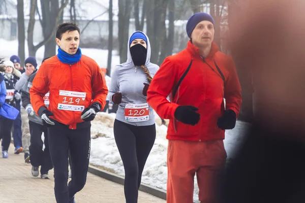 Febrero 9, 2019 Minsk Bielorrusia Run dedicada al 14 de febrero Para el Qahanna — Foto de Stock