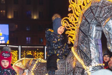 30 Aralık 2018 Minsk Belarus Yeni Yıl kutlamaları şehir meydanında.