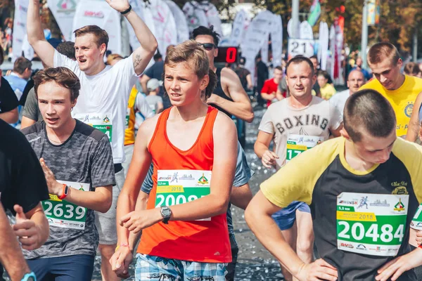 Septiembre 9, 2018 Minsk Bielorrusia Media Maratón Minsk 2018 Correr en la ciudad —  Fotos de Stock