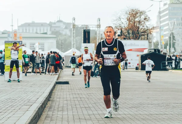 9. september 2018 Minsk Hviderusland Halvmaraton Minsk 2018 Løb i byen - Stock-foto