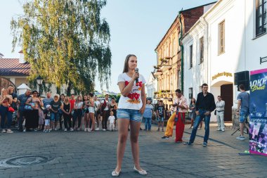 4 Ağustos 2018 Minsk Belarus Caddesi Şenlikleri