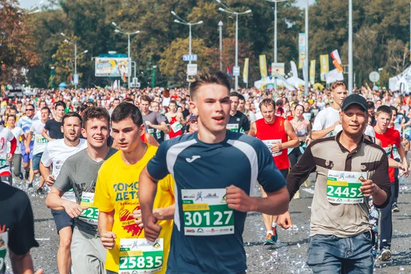 2018 szeptember 9, 2018 Minsk Belarus Half Marathon Minsk 2018 Futás a városban — Stock Fotó