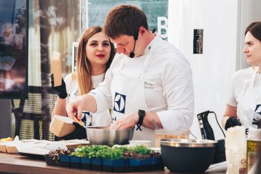 1 Haziran 2019 Minsk Belarus Festivali İsveç kültürü gününde