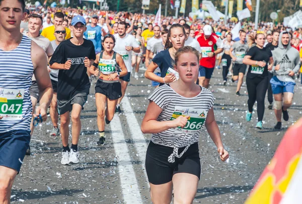 9 вересня 2018 Мінська Білорусь півмарафон Мінськ 2018 Біг у місті — стокове фото