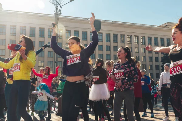 Março 8, 2019 Minsk Belarus Corrida em honra do feriado do Dia da Mulher em Março 8 — Fotografia de Stock