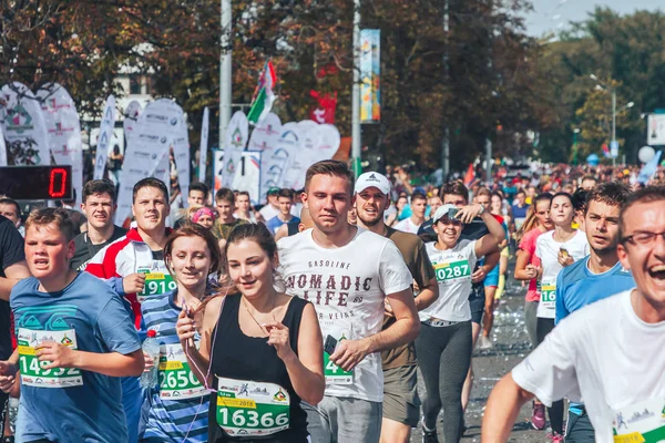 9 september 2018 Minsk Wit-Rusland Halve Marathon Minsk 2018 Lopen in de stad — Stockfoto