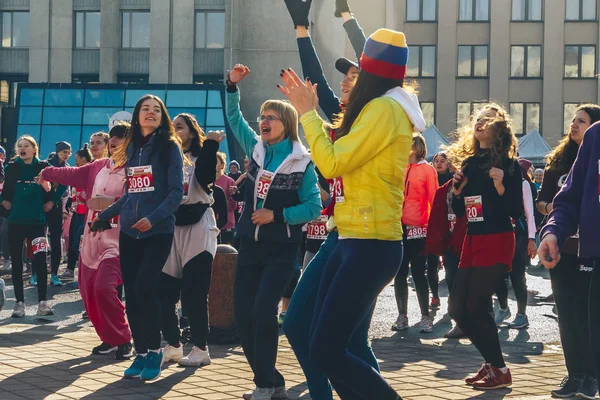 8 de marzo de 2019 Minsk Belarús Carrera en honor a la fiesta del Día de la Mujer el 8 de marzo —  Fotos de Stock