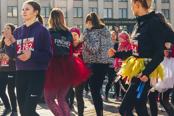 8 de marzo de 2019 Minsk Belarús Carrera en honor a la fiesta del Día de la Mujer el 8 de marzo — Foto de Stock