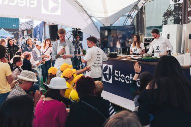 1 Haziran 2019 Minsk Belarus Festivali İsveç kültürü gününde