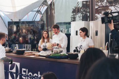 1 Haziran 2019 Minsk Belarus Festivali İsveç kültürü gününde