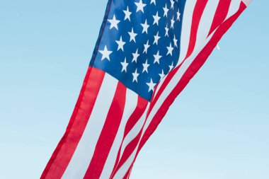 Birleşik Devletler bayrağı toplandı.