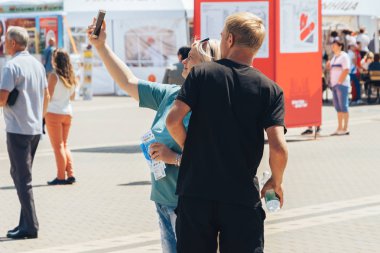 23 Haziran 2019 Minsk Belarus Sokağı İkinci Avrupa Oyunları onuruna düzenlenen şenlikler