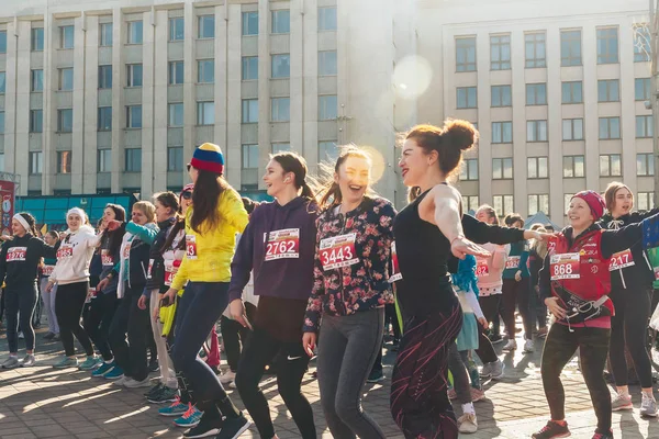 8 de marzo de 2019 Minsk Belarús Carrera en honor a la fiesta del Día de la Mujer el 8 de marzo —  Fotos de Stock