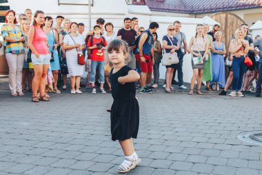 4 Ağustos 2018 Minsk Belarus Caddesi Şenlikleri
