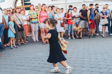 4 Ağustos 2018 Minsk Belarus Caddesi Şenlikleri