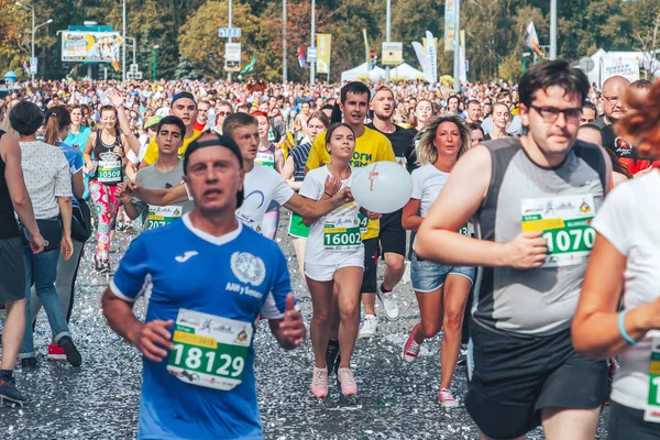 2018 년 9 월 9 일에 확인 함 . Minsk Belarus Half Marathon Minsk 2018 Running in the city — 스톡 사진
