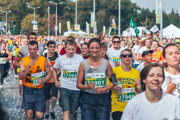 9 september 2018 Minsk Vitryssland Halvmaraton Minsk 2018 Springa i staden — Stockfoto