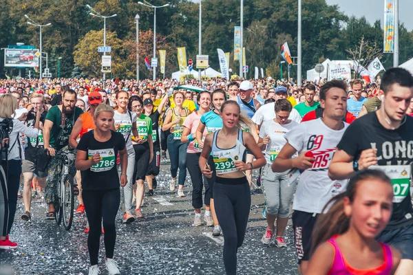 Septiembre 9, 2018 Minsk Bielorrusia Media Maratón Minsk 2018 Correr en la ciudad — Foto de Stock