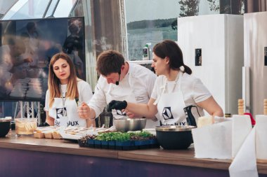 1 Haziran 2019 Minsk Belarus Festivali İsveç kültürü gününde