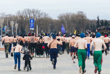 23 Şubat 2019 Minsk Belarus 23 Şubat bayramı onuruna gerçek erkekler yarışı