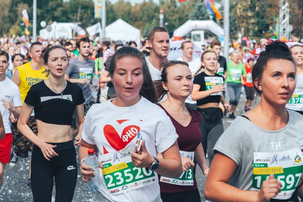 2018 년 9 월 9 일에 확인 함 . Minsk Belarus Half Marathon Minsk 2018 Running in the city — 스톡 사진