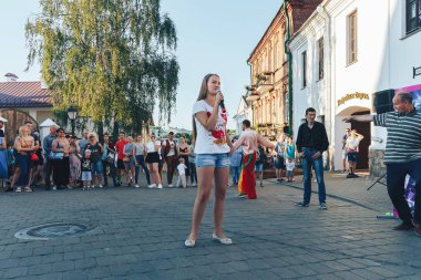 4 Ağustos 2018 Minsk Belarus Caddesi Şenlikleri