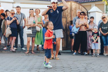 4 Ağustos 2018 sokak Şenlikleri akşam şehrin