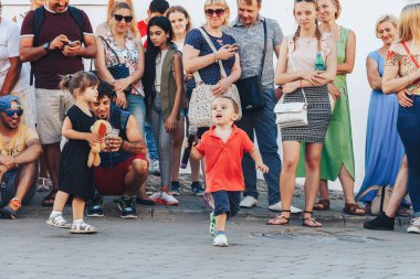 4 Ağustos 2018 sokak Şenlikleri akşam şehrin