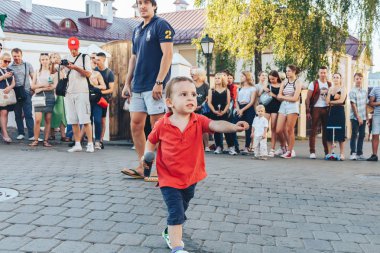 4 Ağustos 2018 sokak Şenlikleri akşam şehrin