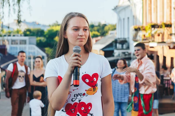 4 Ağustos 2018 Minsk Belarus Caddesi Şenlikleri